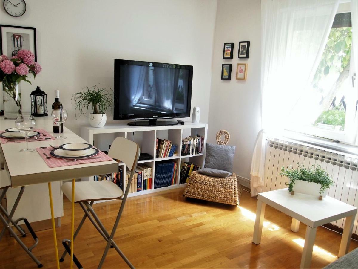 Chic Apartment ซาเกร็บ ภายนอก รูปภาพ